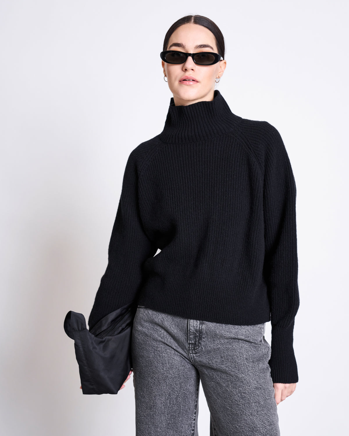 HIGH-NECK JUMPER WOOLY OLA BLACK GOTS Jumper jan-n-june 1