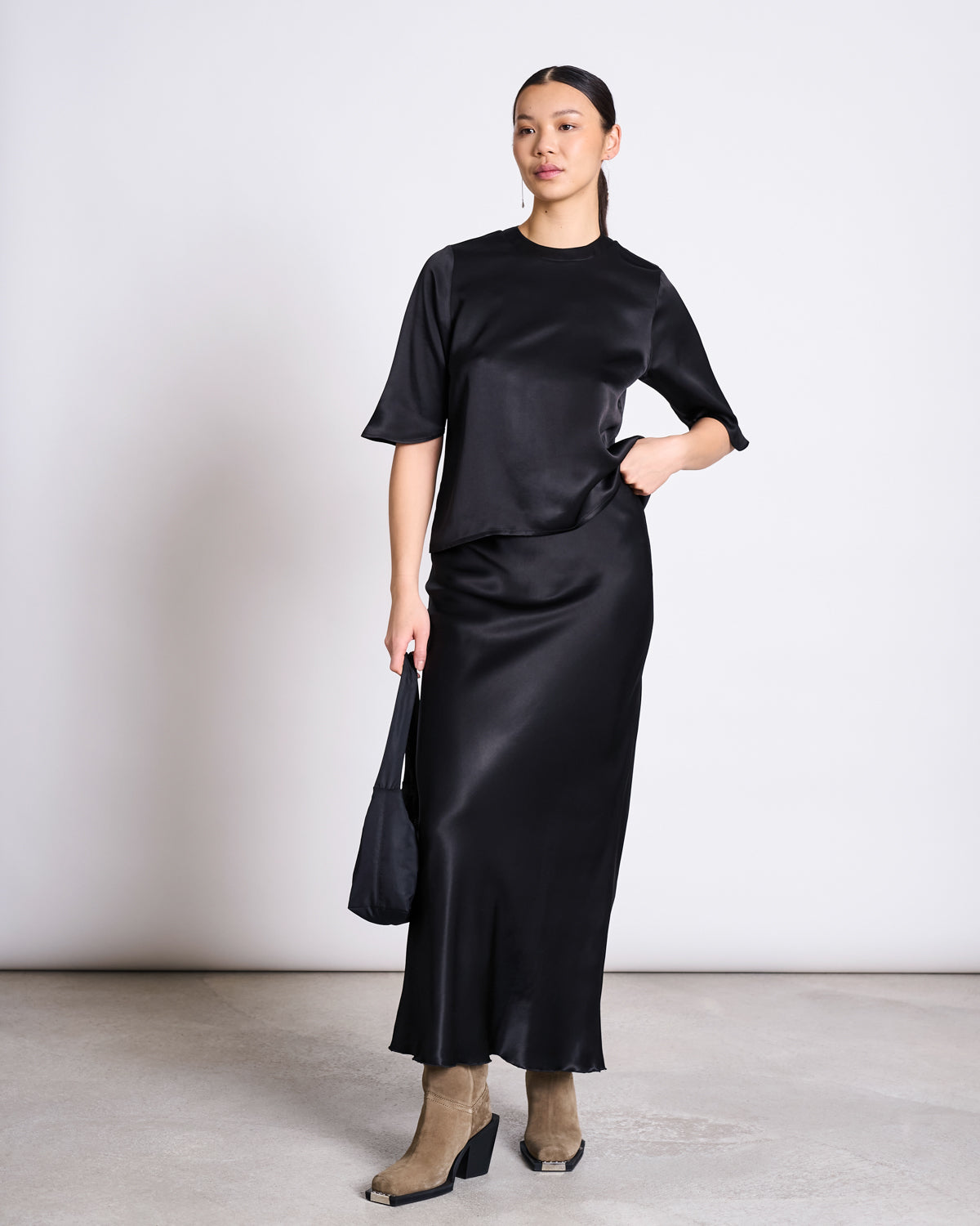 MAXI SATIN SKIRT SERIN BLACK Skirt jan-n-june 8