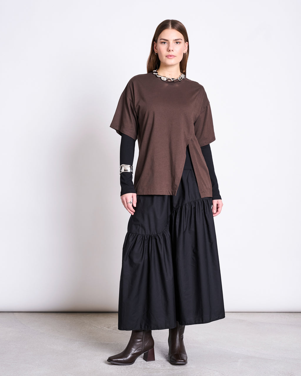 SLITTED T-SHIRT NADIL MUD T-shirt jan-n-june 2