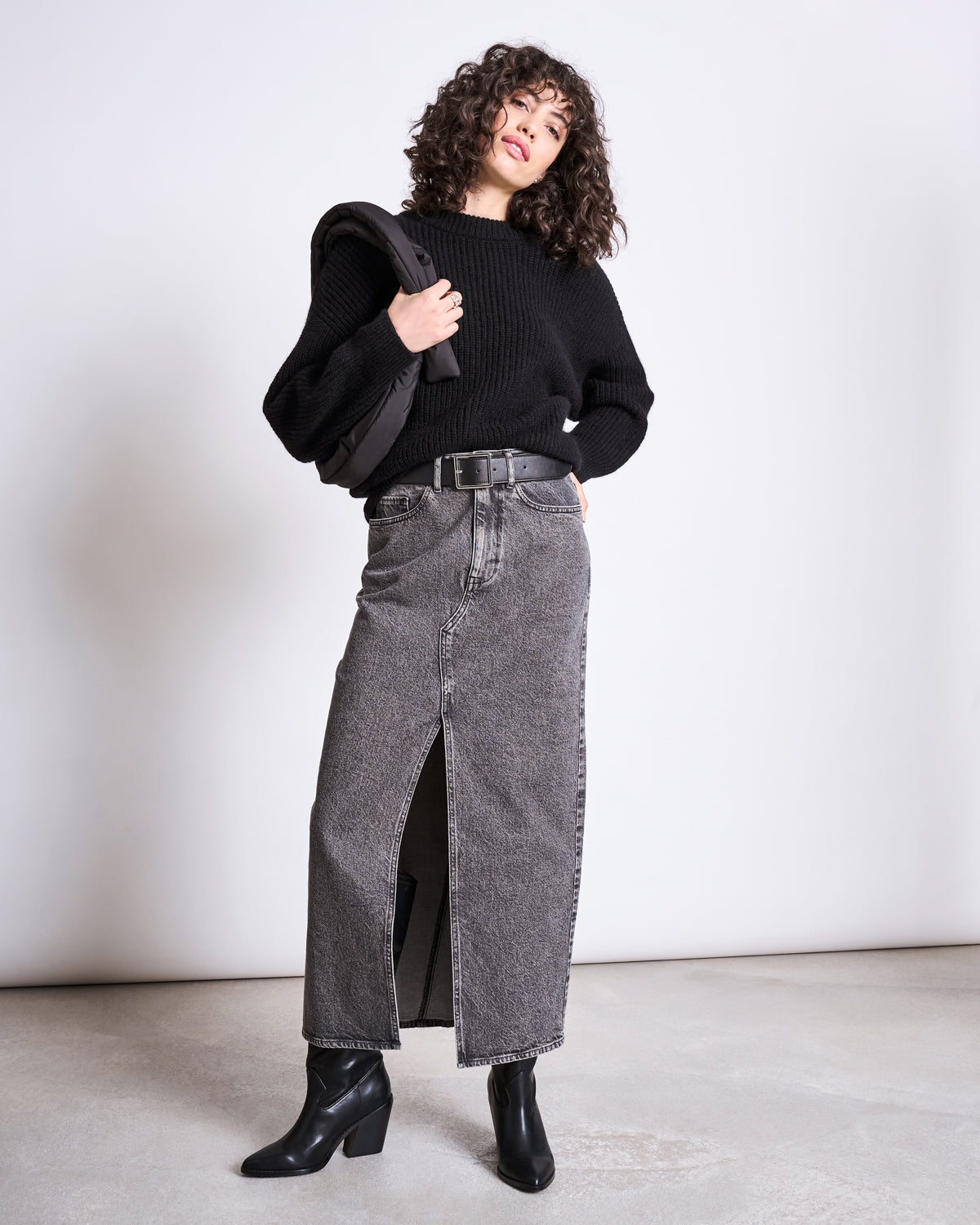 WOOLY JUMPER ANI BLACK T-shirt jan-n-june 2