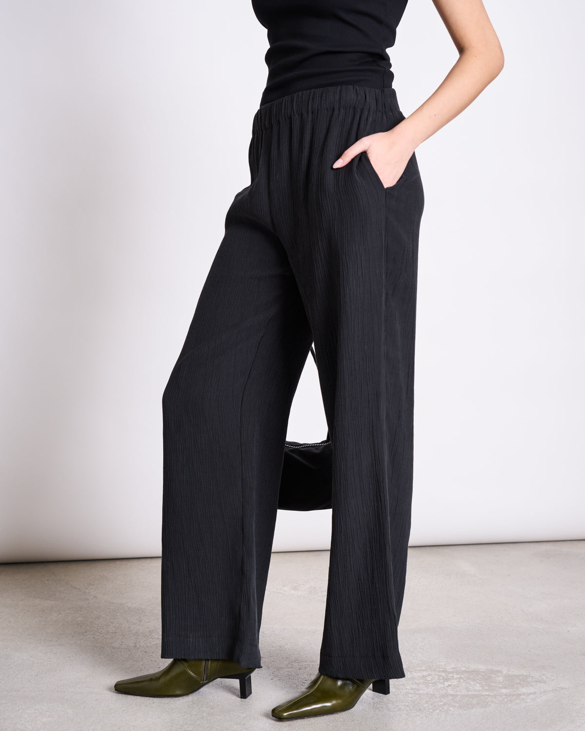 CRINKLE PANTS HAVA BLACK jan-n-june 9