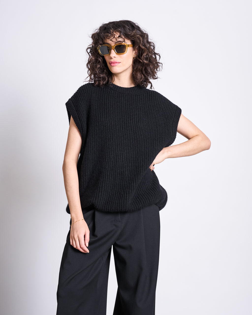 WOOLY SLIPOVER THANDA BLACK T-shirt jan-n-june 4