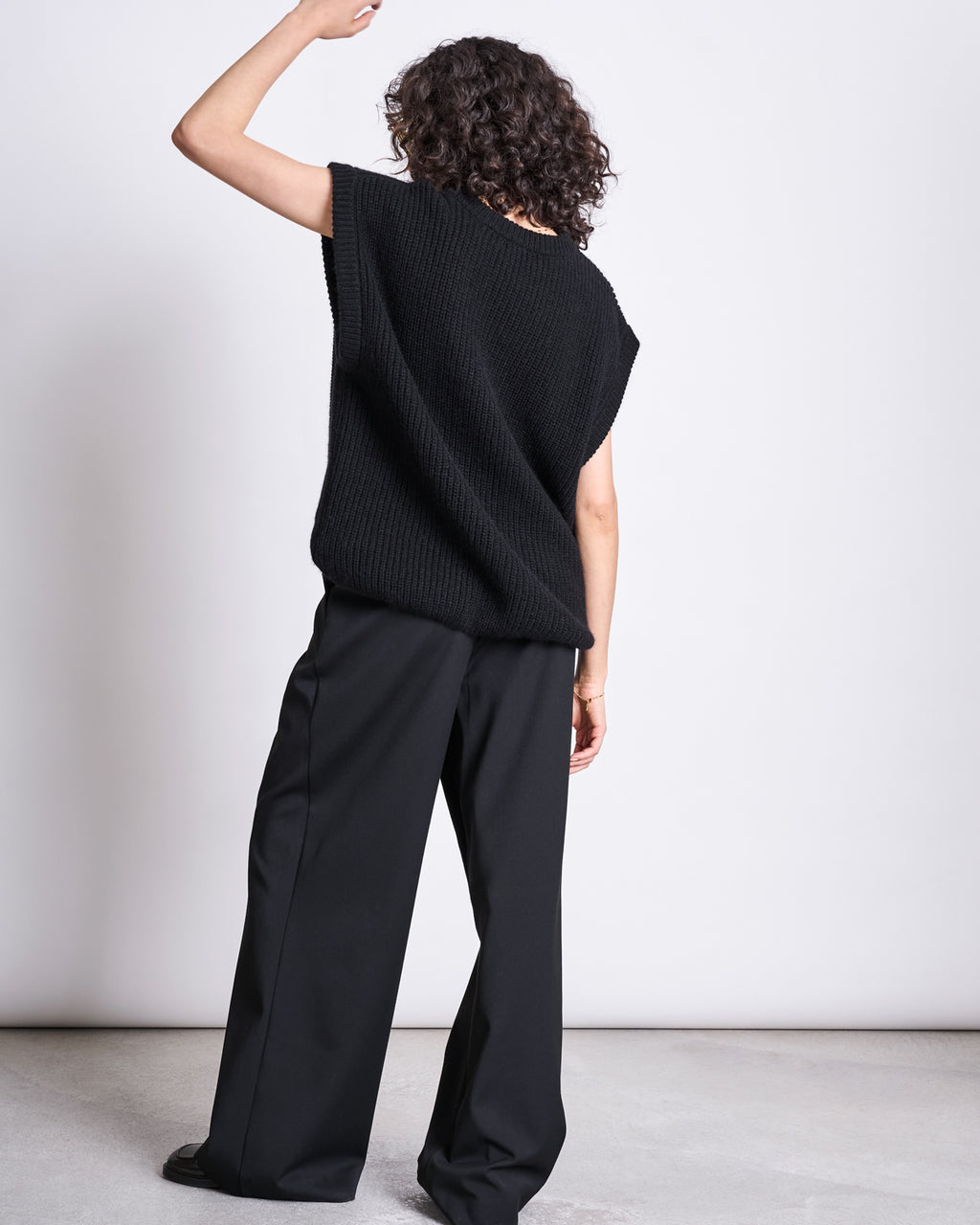 WOOLY SLIPOVER THANDA BLACK T-shirt jan-n-june 7