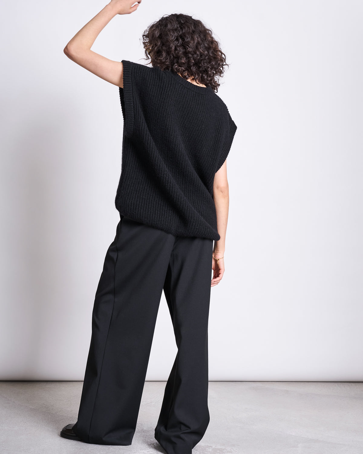 WOOLY SLIPOVER THANDA BLACK T-shirt jan-n-june 7