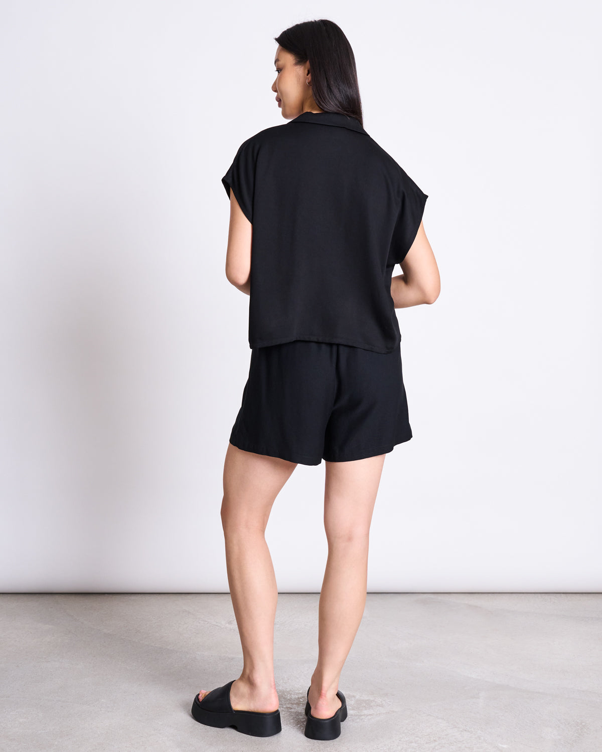 DRAWSTRING SHORTS LOV BLACK Shorts jan-n-june 5