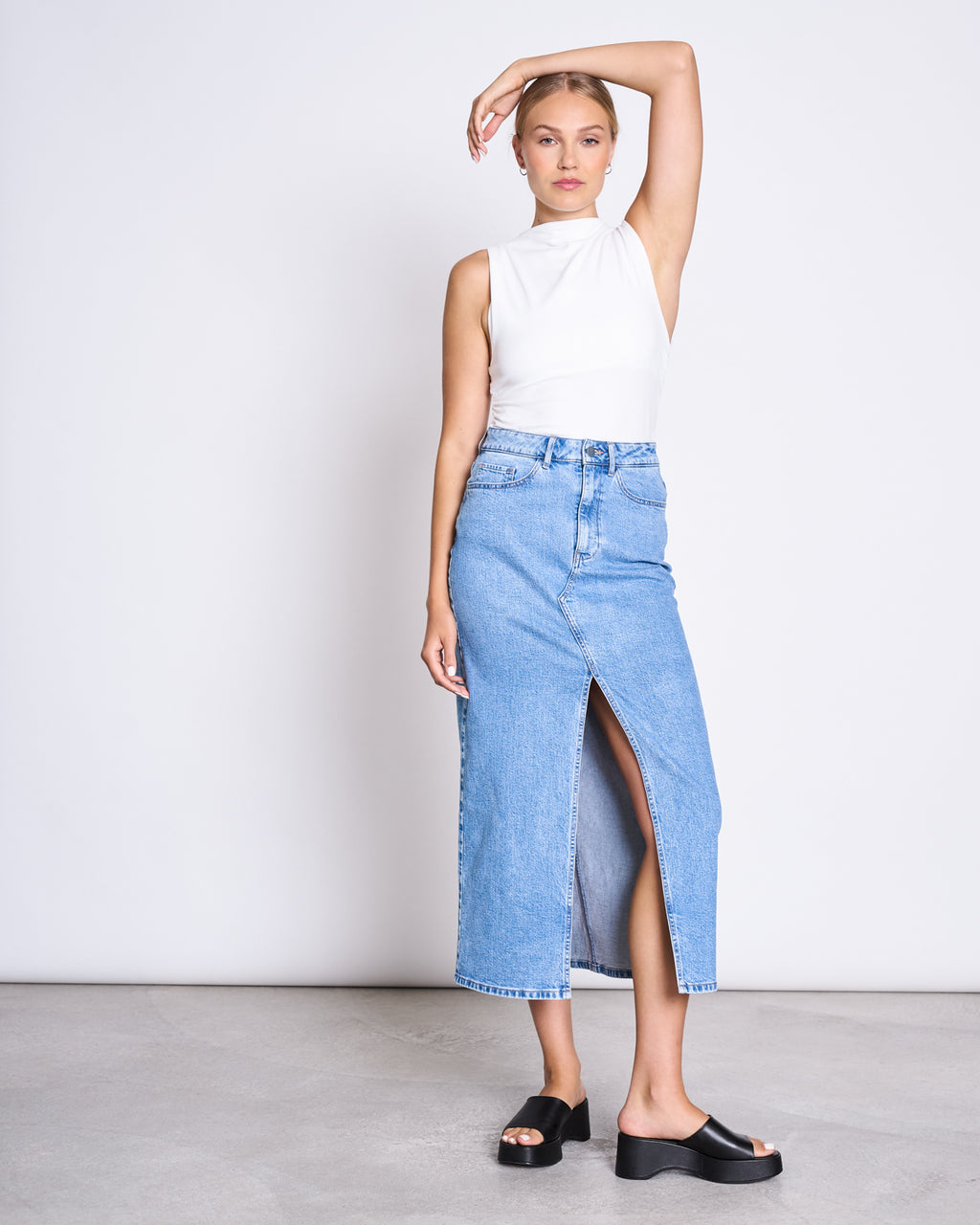 RUFFLE TOP RAFO WHITE GOTS jan-n-june 4