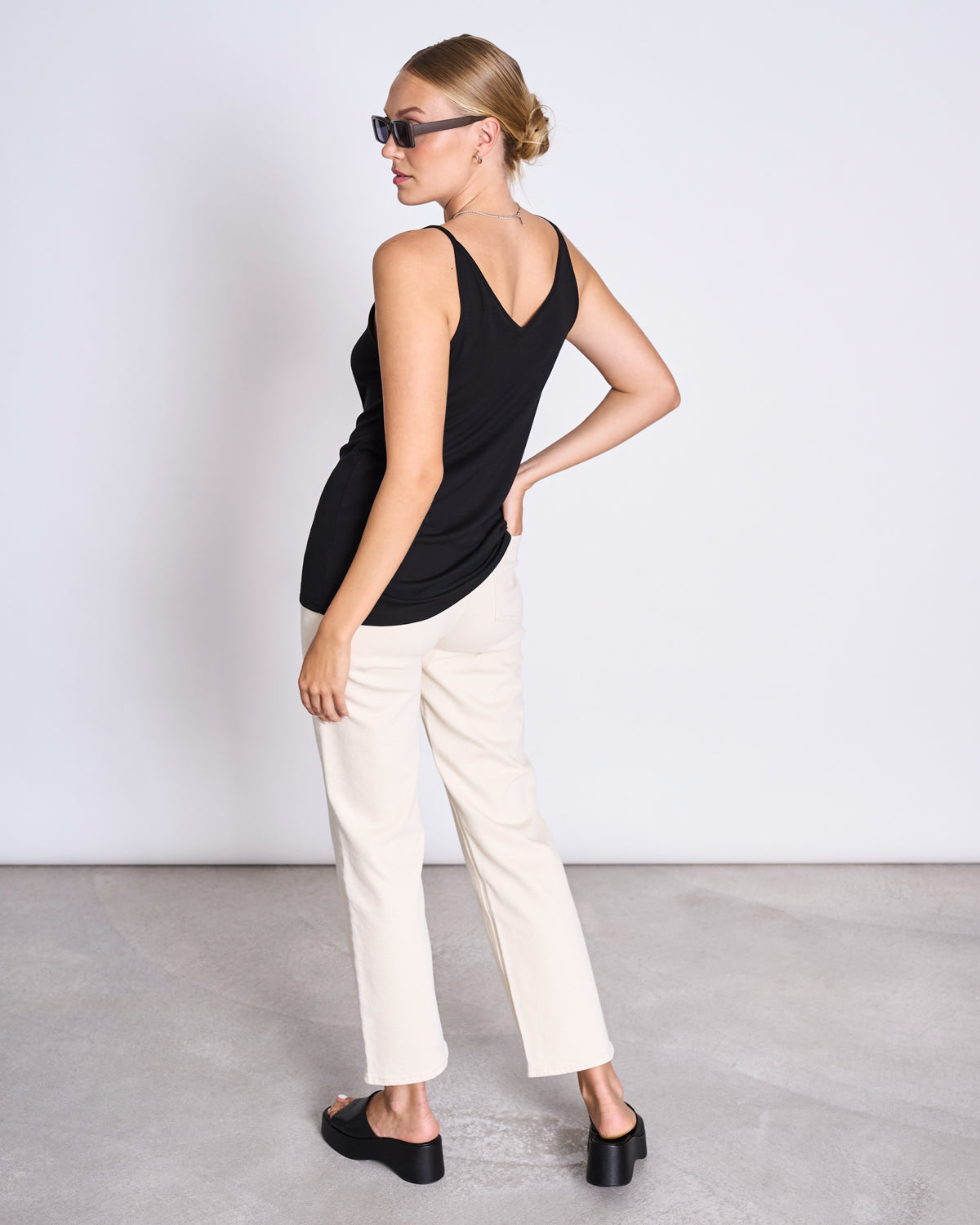 SLIP TOP TRIANGLE FLOW BLACK tops jan-n-june 7