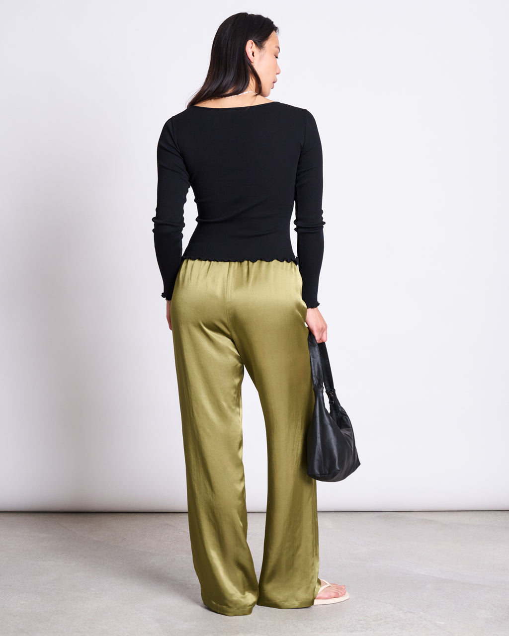 LOOSE SILKY PANTS FRIS WOODY OLIVE Pants jan-n-june 5
