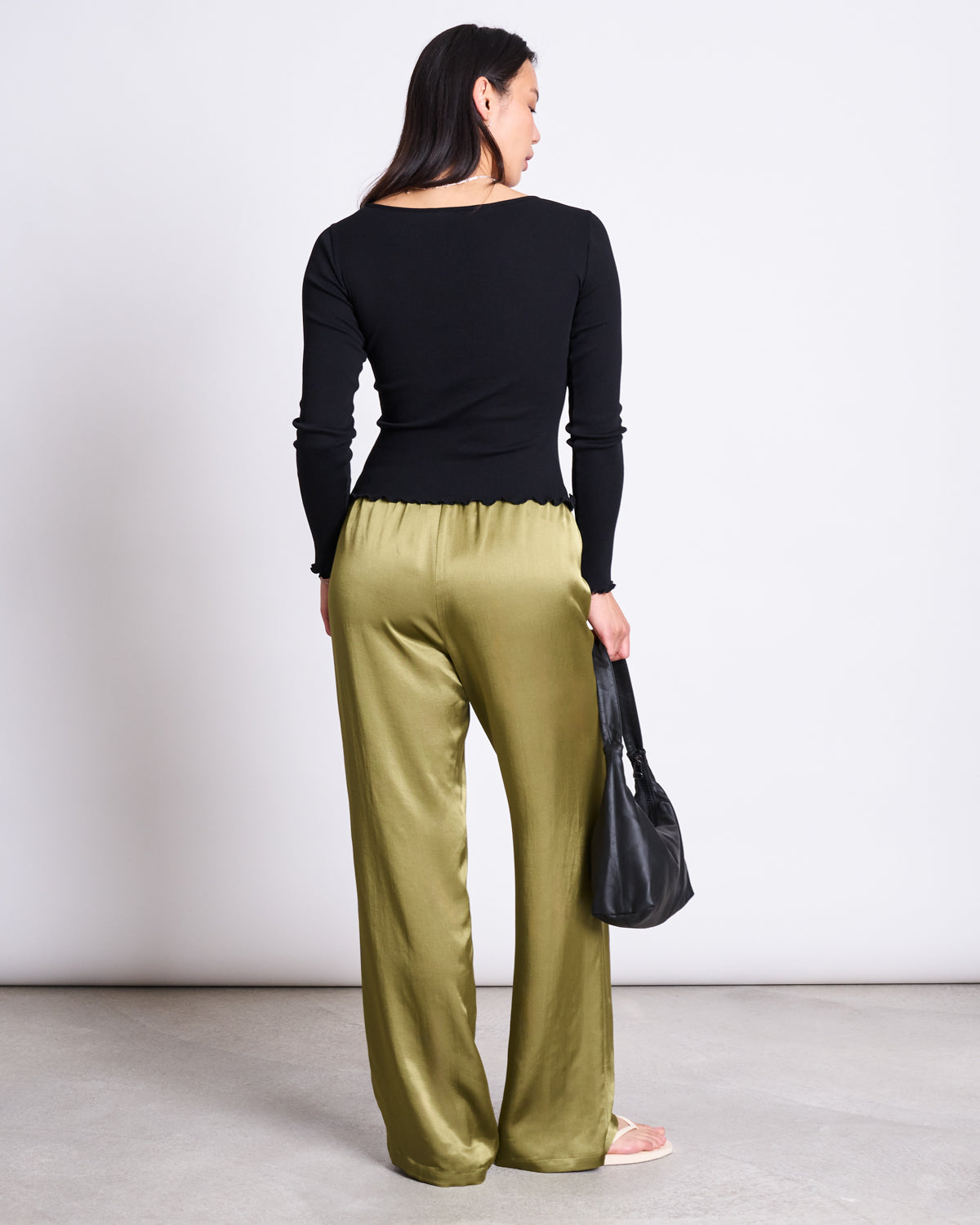 LOOSE SILKY PANTS FRIS WOODY OLIVE Pants jan-n-june 5