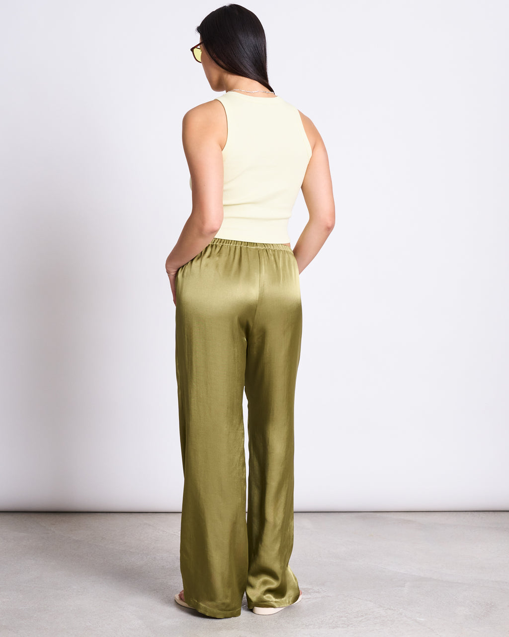 LOOSE SILKY PANTS FRIS WOODY OLIVE Pants jan-n-june 8