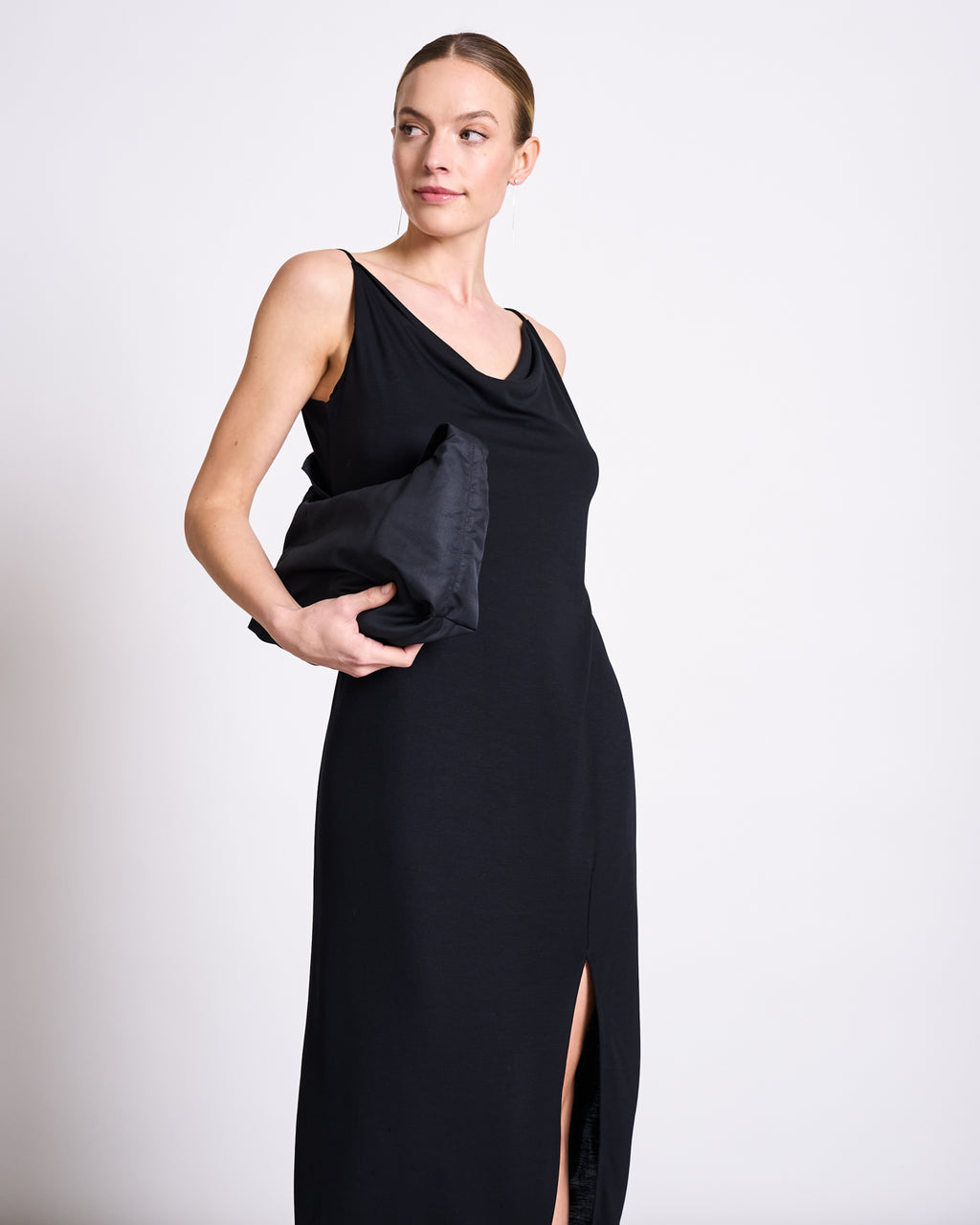 MIDI DRESS HELEN BLACK Midi Kleid jan-n-june 2