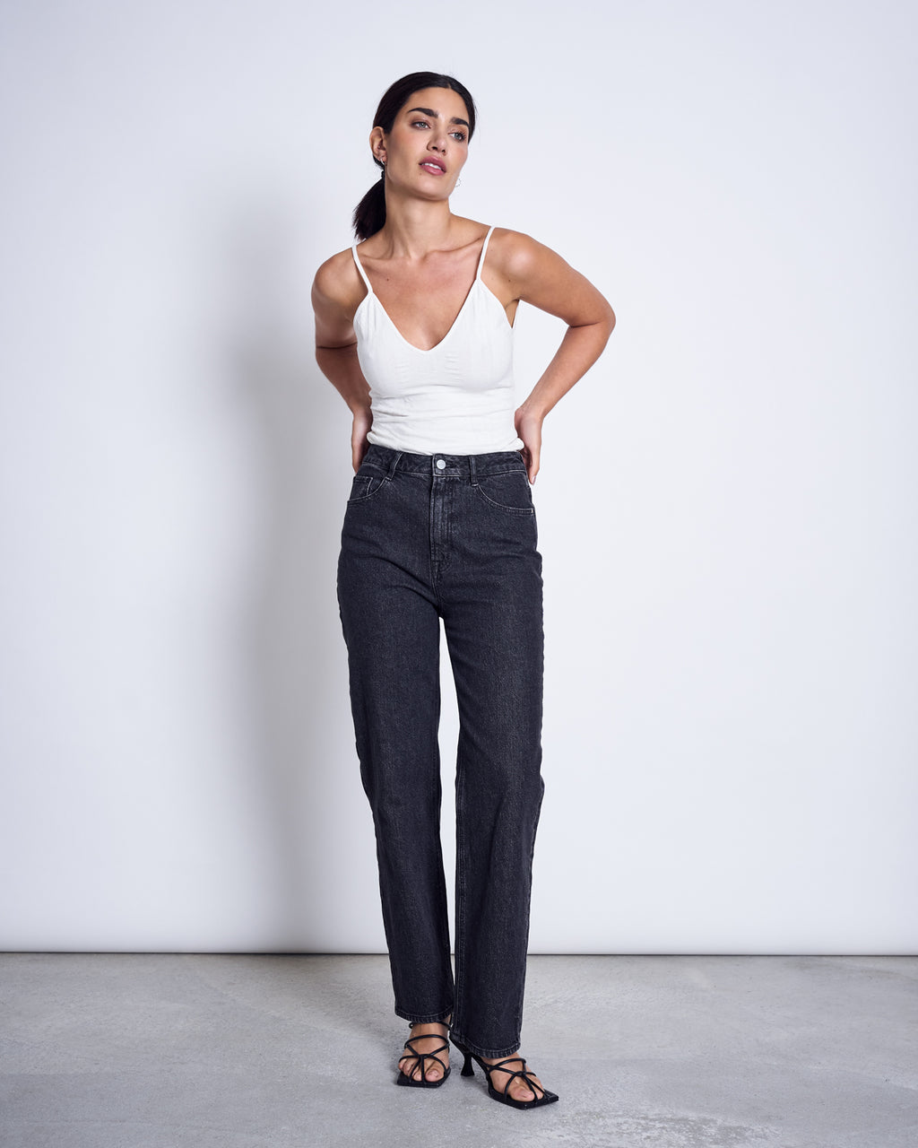 STRAIGHT LEG JEANS ALBA FADED BLACK Jeans jan-n-june 1