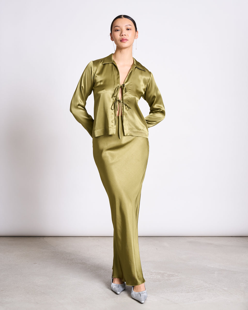 TIE BLOUSE KALUZ WOODY OLIVE T-shirt jan-n-june 4