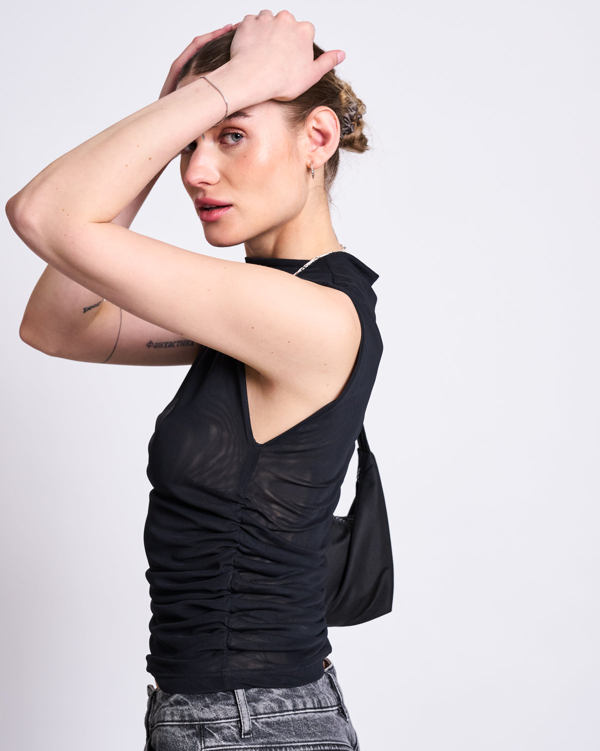 RUFFLE MESH TOP LAGUNA BLACK T-shirt jan-n-june 5