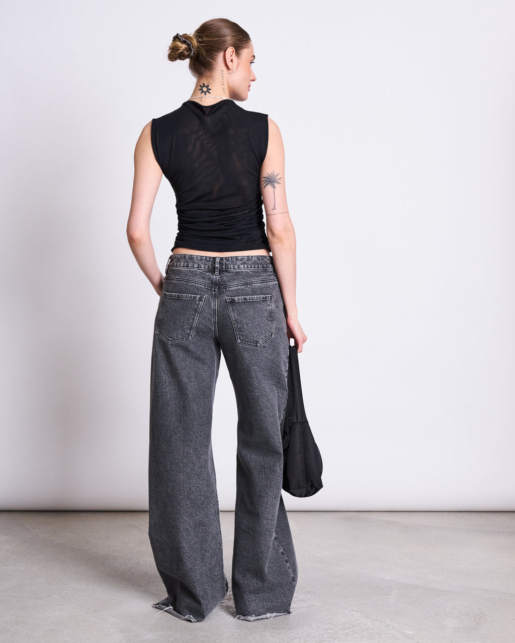 RUFFLE MESH TOP LAGUNA BLACK T-shirt jan-n-june 6