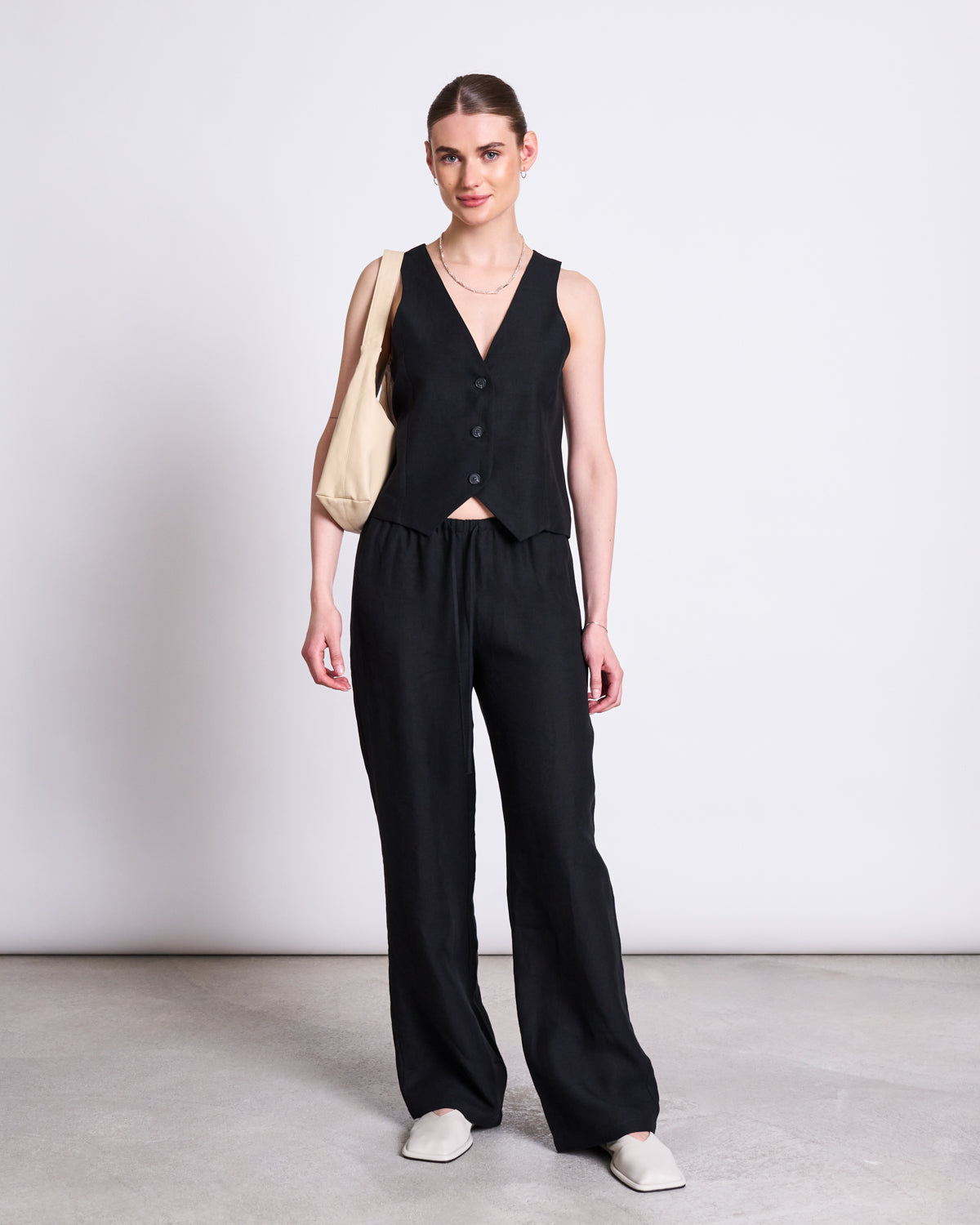 LINEN VEST HVIDE BLACK Tops jan-n-june 2