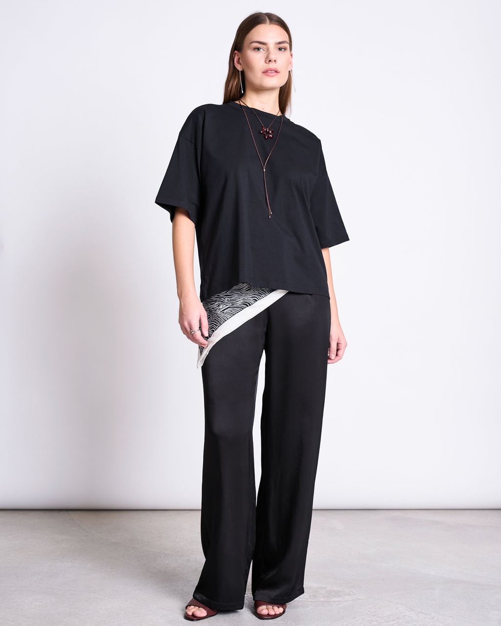 BOXY T-SHIRT TEMEL BLACK T-shirt jan-n-june 2