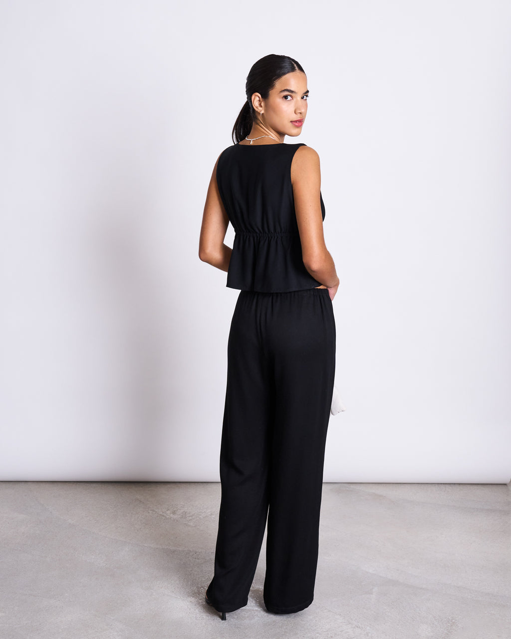 TIE TOP VESTER BLACK Tops jan-n-june 8