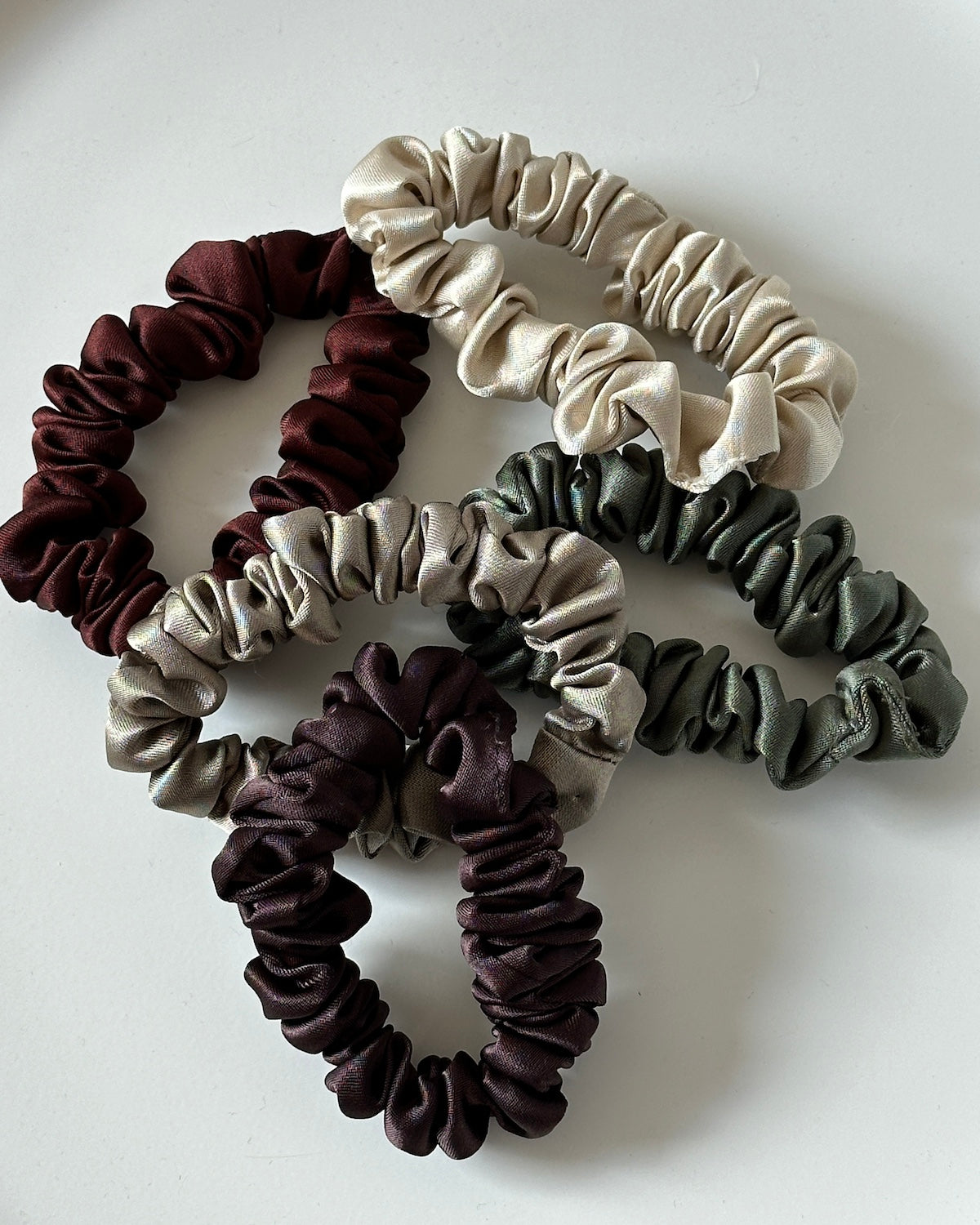SLIM SCRUNCHIE SILVER GREY Accessories jan-n-june 5