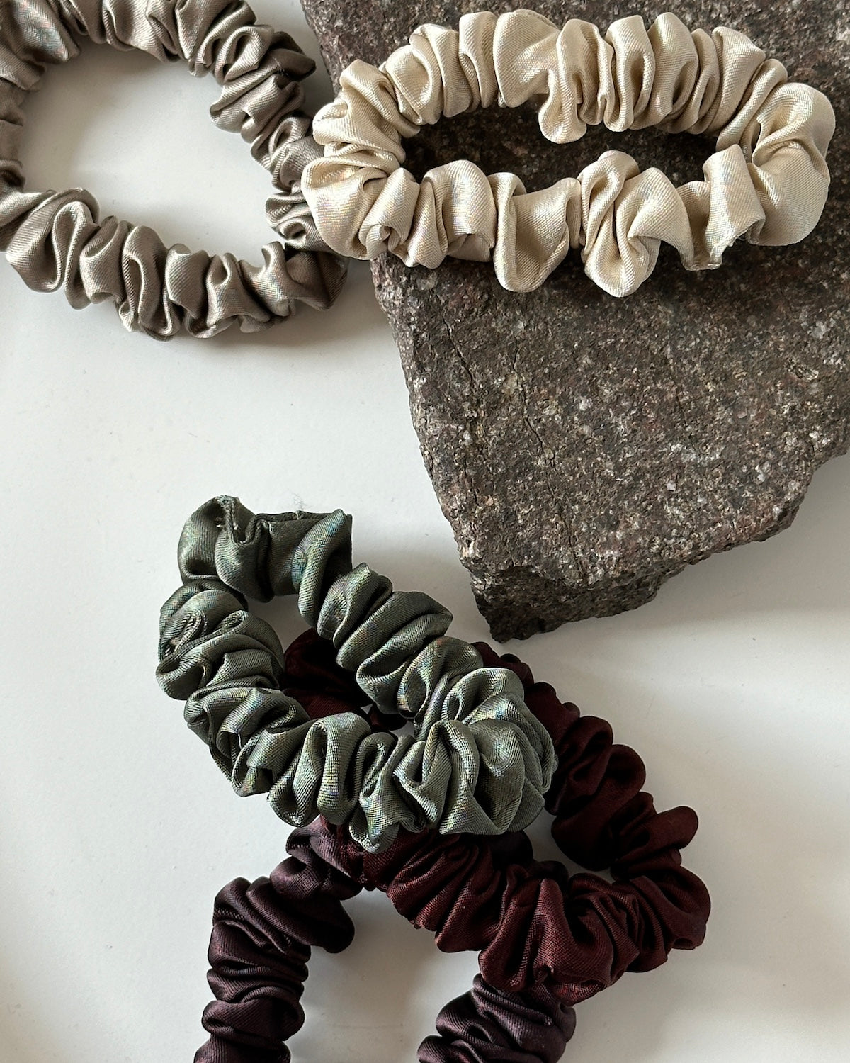 SLIM SCRUNCHIE SILVER GREY Accessories jan-n-june 4