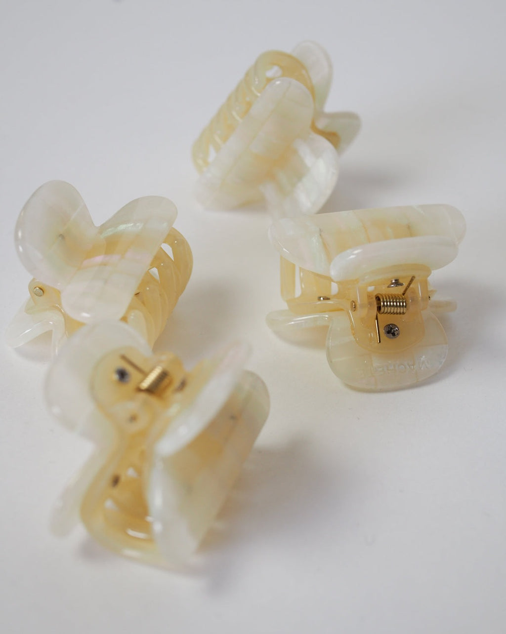 MINI HEIRLOOM CLIP OPALITE SHELL CHECKER jan-n-june 4