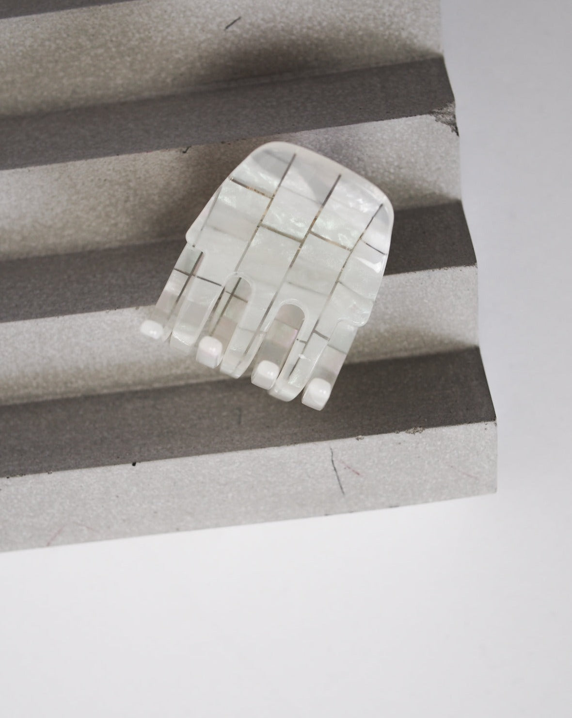 MINI CLAW OPALITE SHELL CHECKER Clip jan-n-june 1