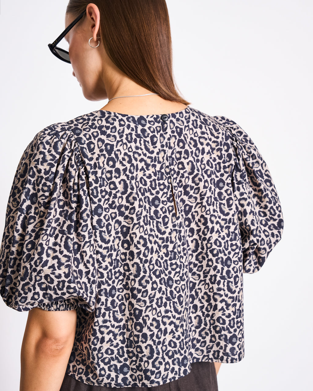 CROPPED ORGANIC COTTON BLOUSE OLMOS LEO PRINT Blouse jan-n-june 8
