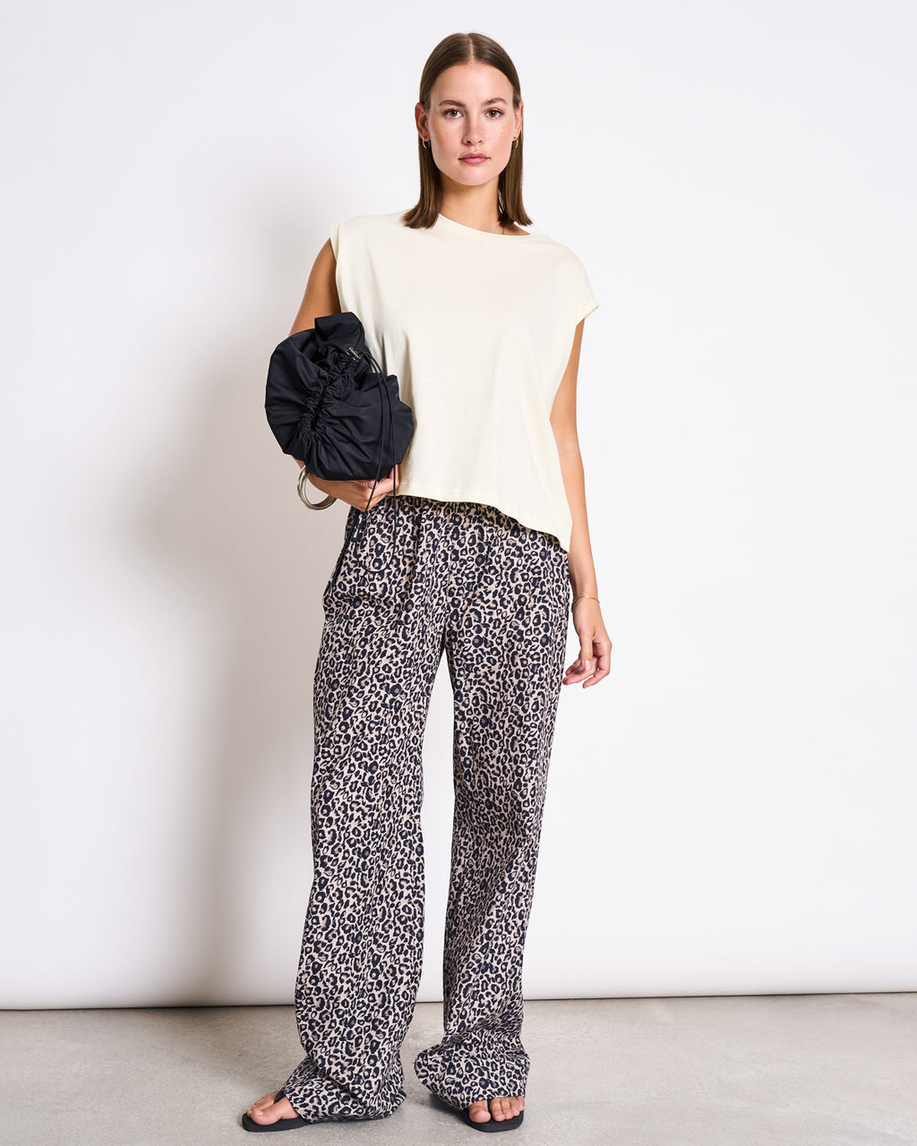 T-SHIRT OVAR BUTTERMILK T-shirt jan-n-june 3