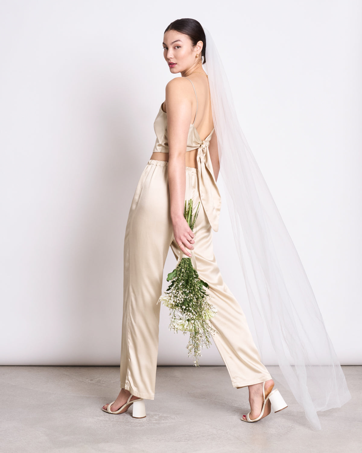 BOW TOP LEEVKE IVORY tops jan-n-june 1