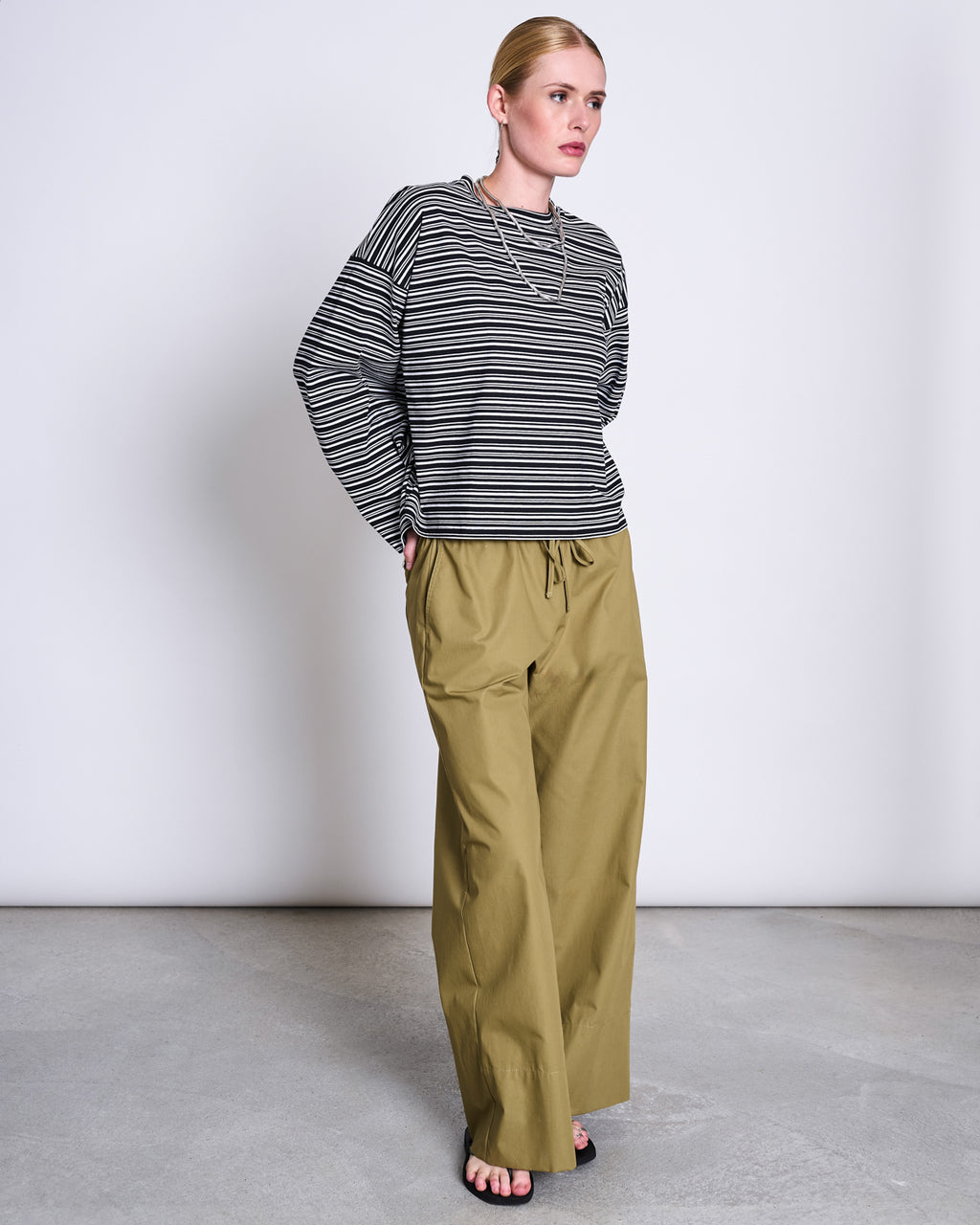 BOXY LONGSLEEVE ANKIRA B/W STRIPED T-shirt jan-n-june 3