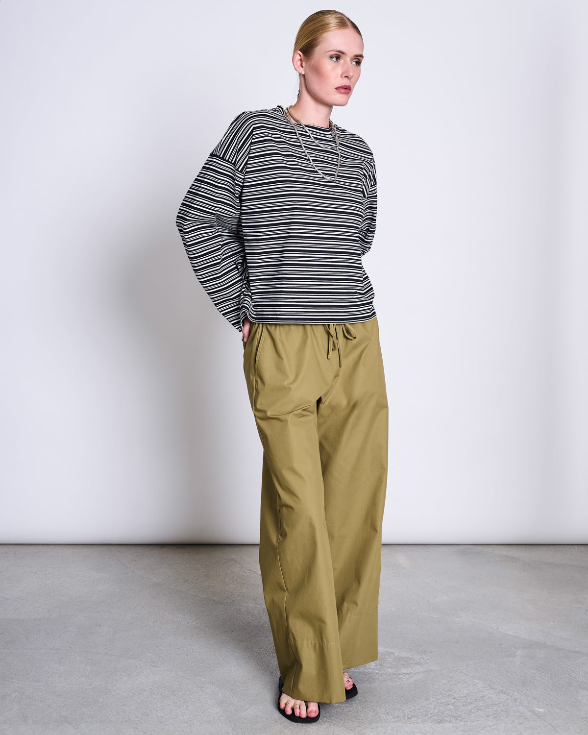 BOXY LONGSLEEVE ANKIRA B/W STRIPED T-shirt jan-n-june 3