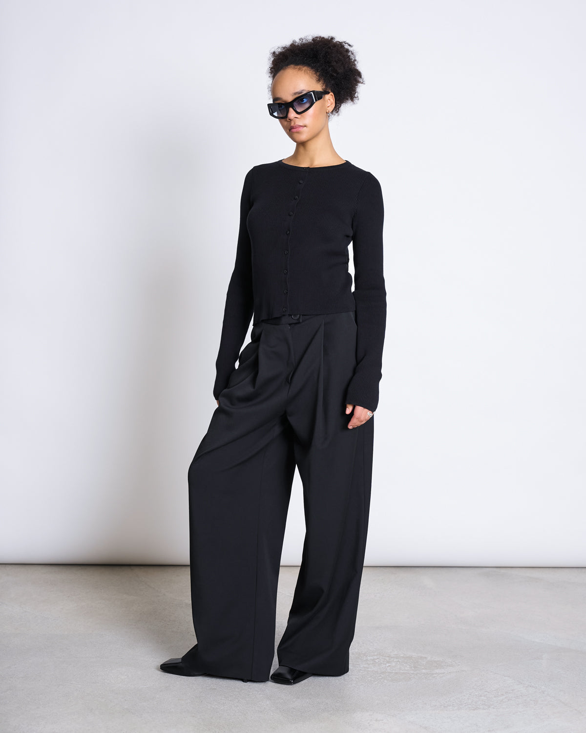 CREWNECK CARDIGAN GLIMT BLACK GOTS Cardigans jan-n-june 1