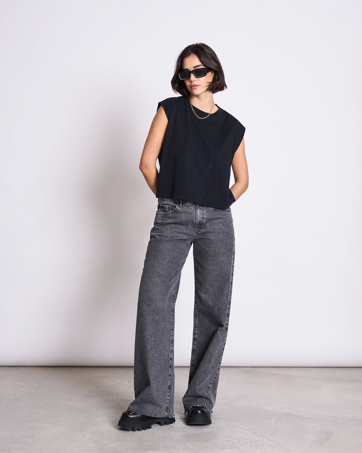 T-SHIRT OVAR BLACK T-shirts jan-n-june 9