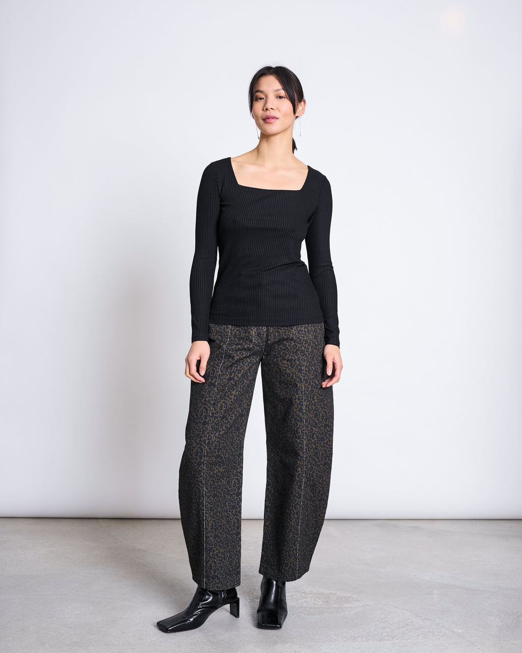 SQUARE NECK LONGSLEEVE FRIA BLACK Longsleeve jan-n-june 5