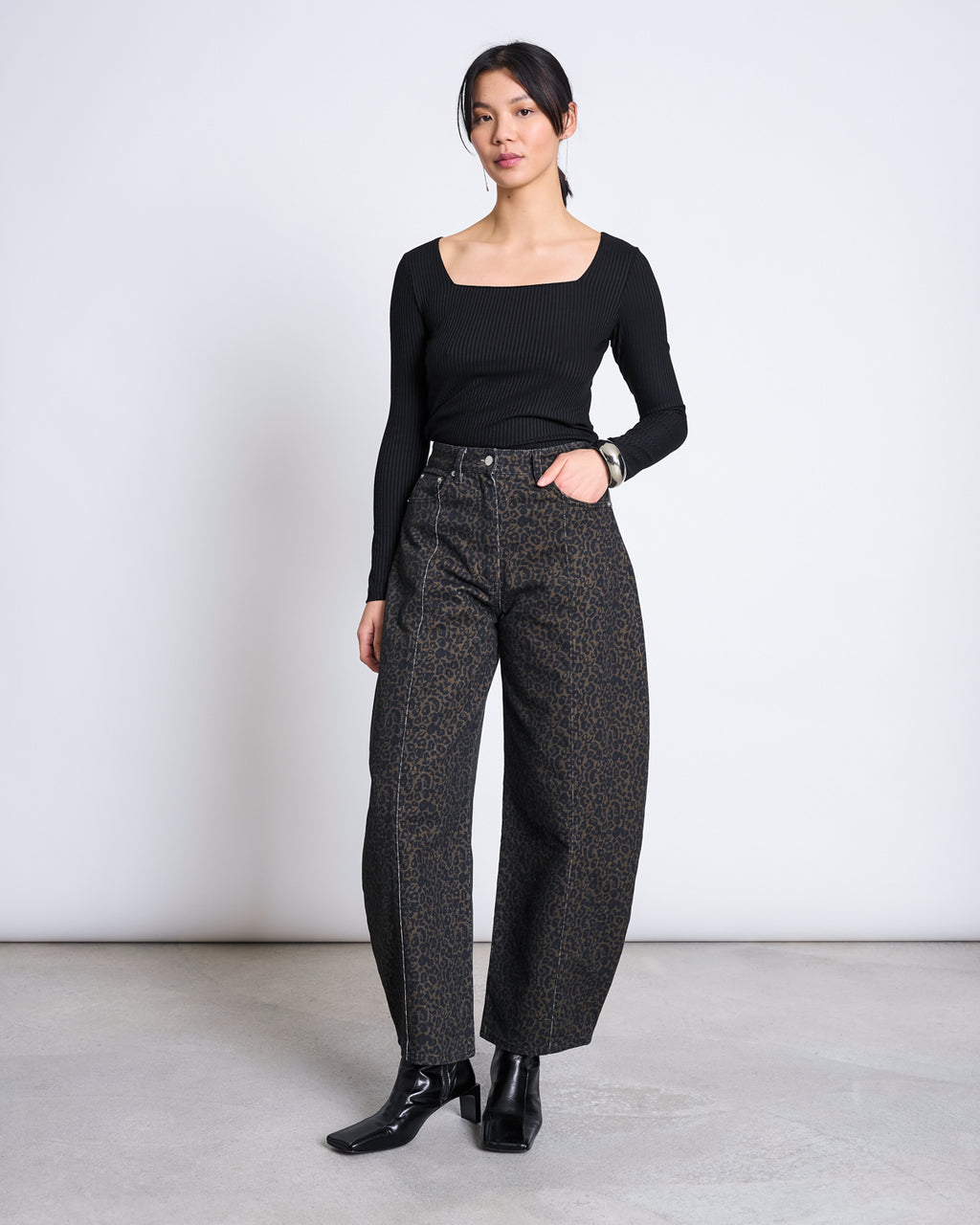 SQUARE NECK LONGSLEEVE FRIA BLACK Longsleeve jan-n-june 8