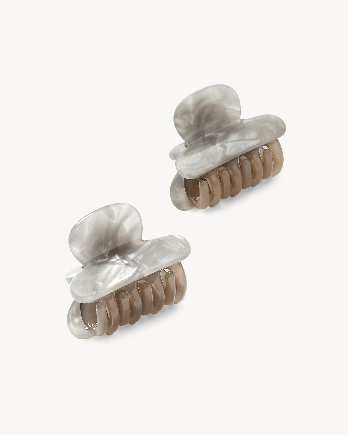 MINI HEIRLOOM CLIP GREY SHELL jan-n-june 1