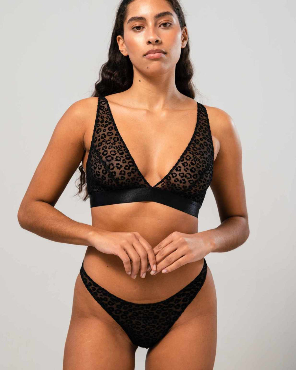 UNDERSTATEMENT MESH PLUNGE BRALETTE BLACK LEOPARD Lingerie jan-n-june 2
