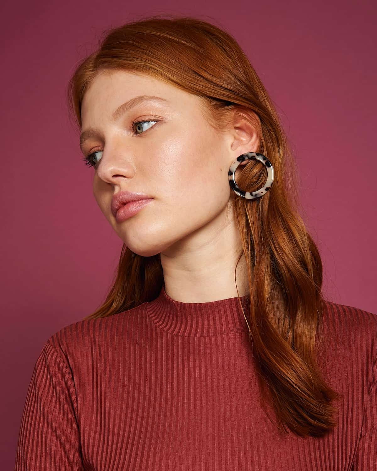 ISLA HOOPS ASH BLONDE TORTOISE jan-n-june 4