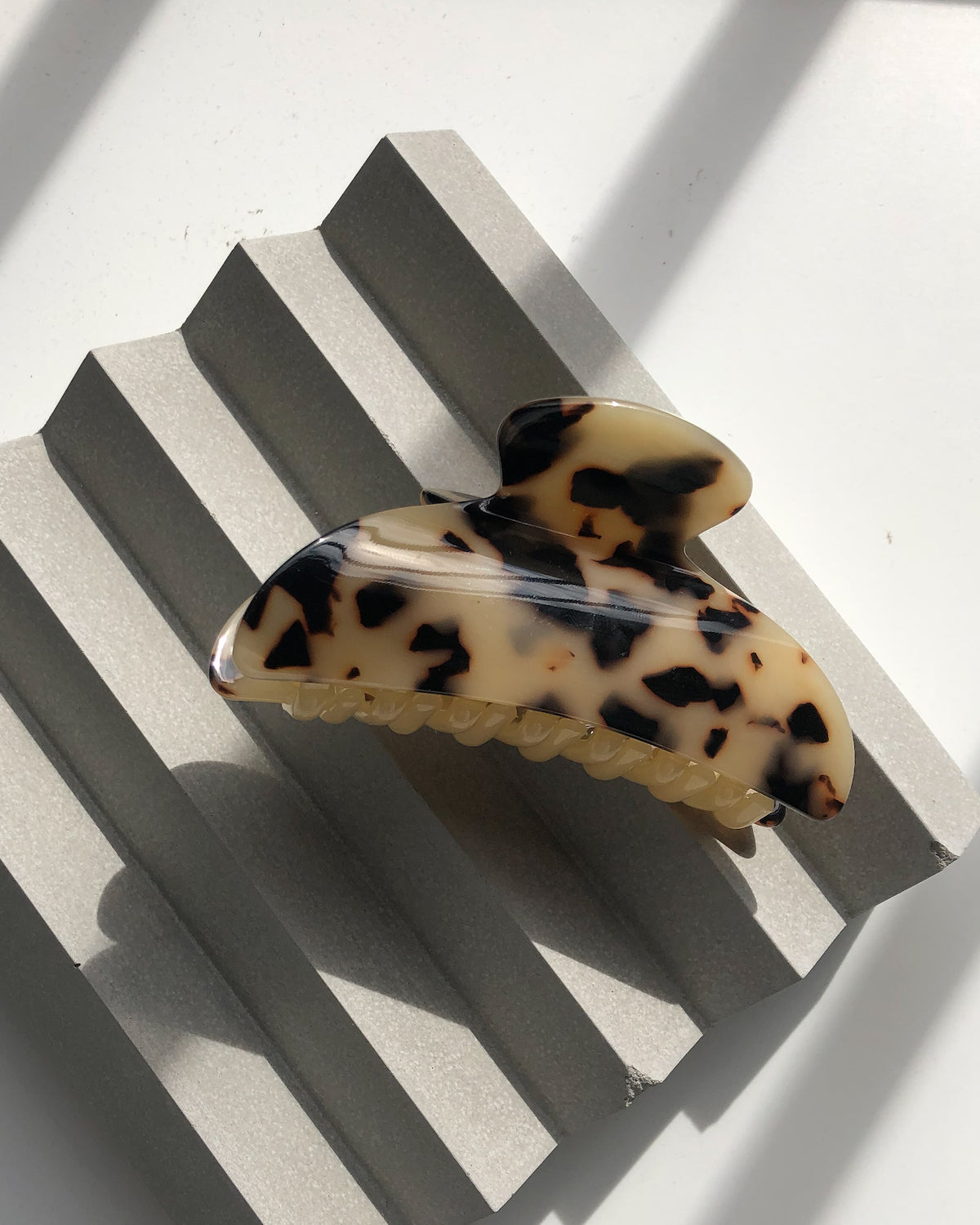 MIDI HEIRLOOM CLAW BLONDE TORTOISE Clip jan-n-june 4