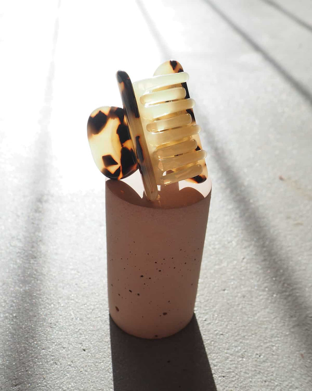 MINI HEIRLOOM CLIP BLONDE TORTOISE jan-n-june 5